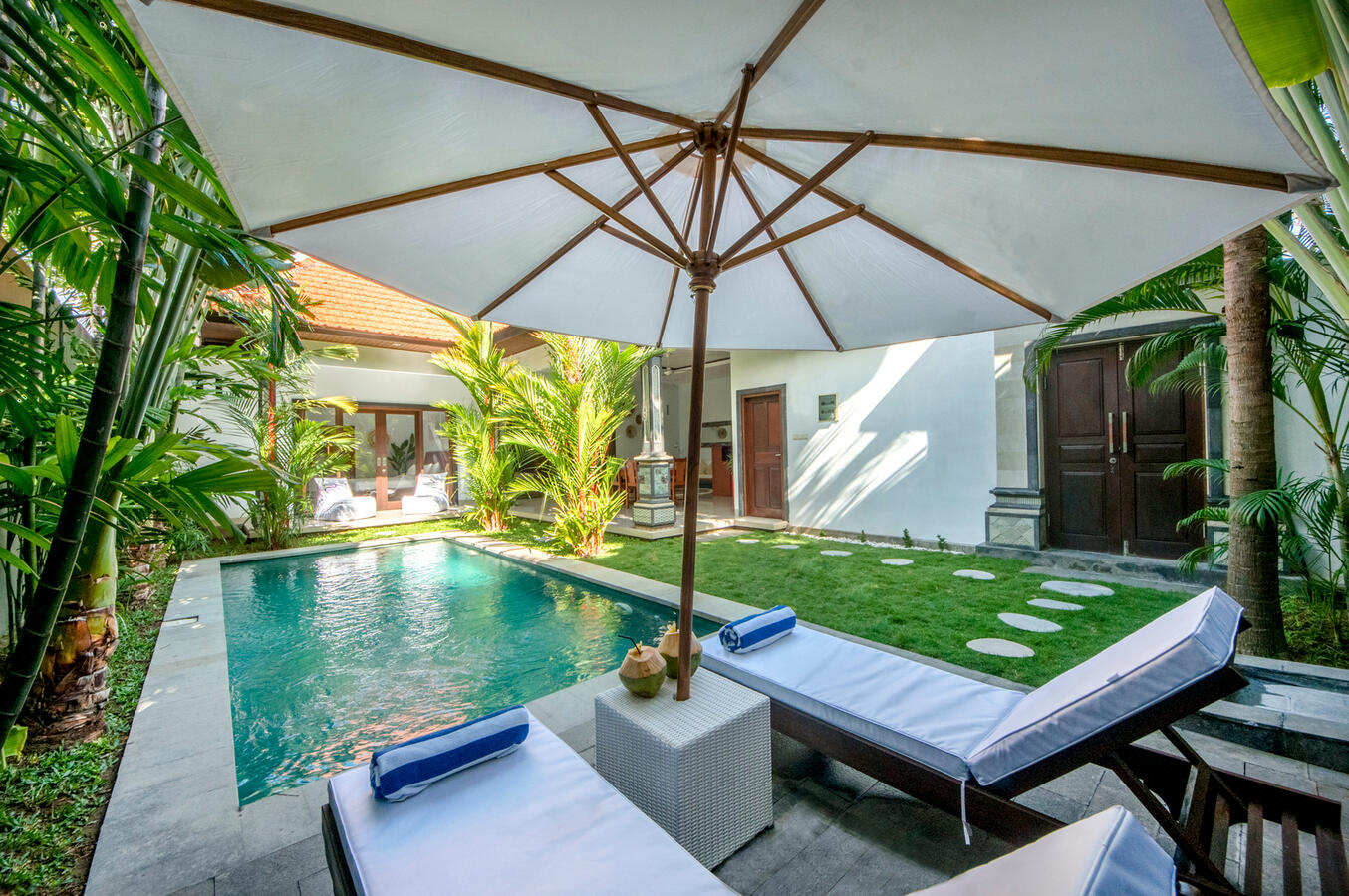 Swimming Pool Swimming Pool